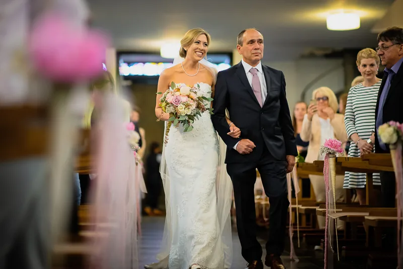 Scheunenhochzeit Hessen – Hühnerhof Gettenbach im Abendlicht