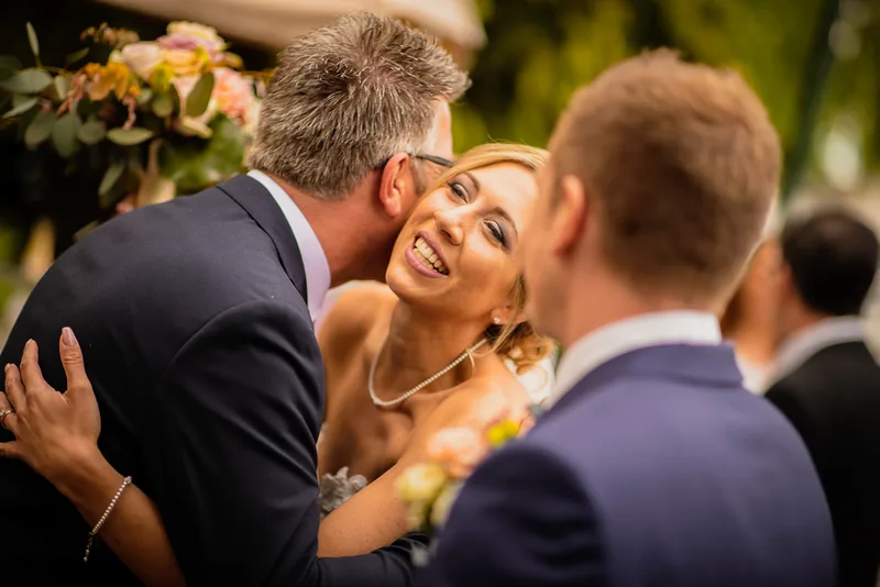Scheunenhochzeit Hessen – Hühnerhof Gettenbach im Abendlicht