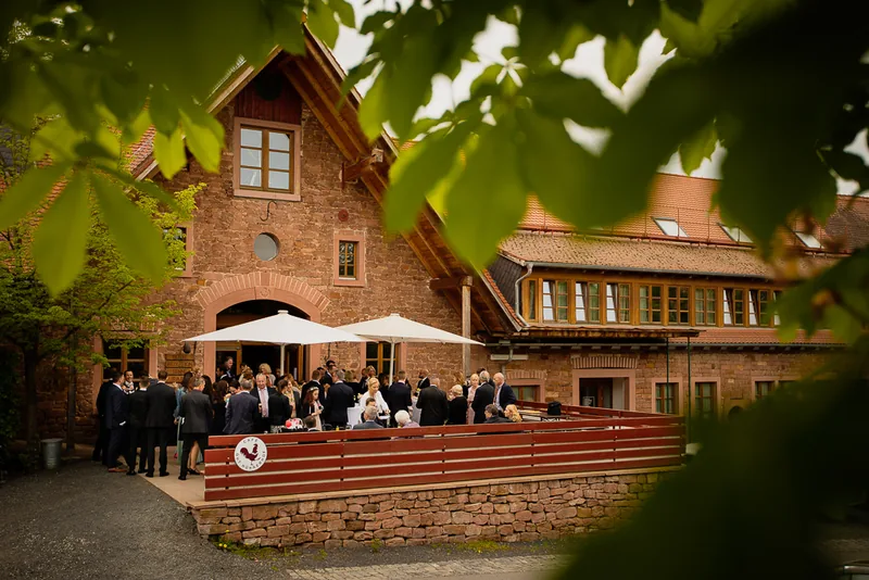 Hühnerhof Gettenbach – Festtafel in der Scheune