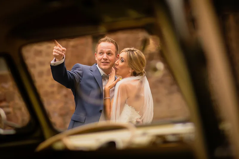 Hochzeit Gründau – Brautpaar auf dem Hühnerhof