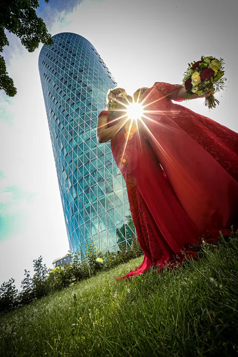 Hochzeit Frankfurt am Main – urbanes Paarshooting