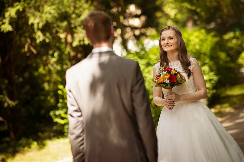 Schönbusch Aschaffenburg Hochzeit – romantischer Moment am See