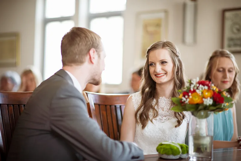 Hochzeit Aschaffenburg Park – Brautpaar im Wirtshaustempel