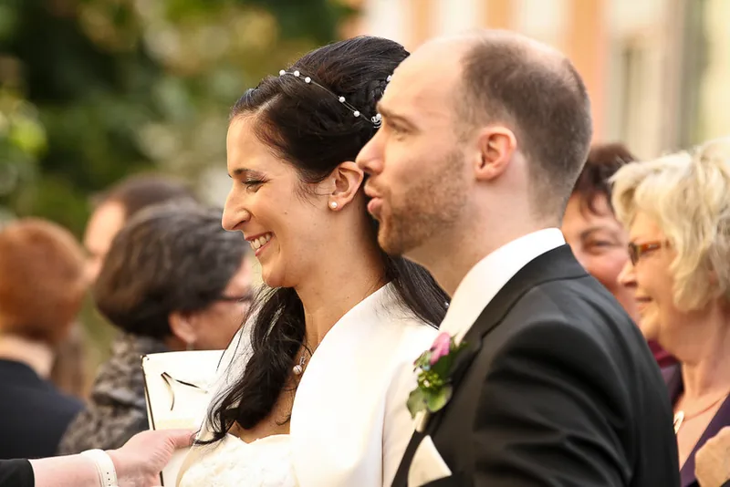 Hochzeit auf dem Jagdschloss Platte in Wiesbaden – Brautpaar im historischen Saal