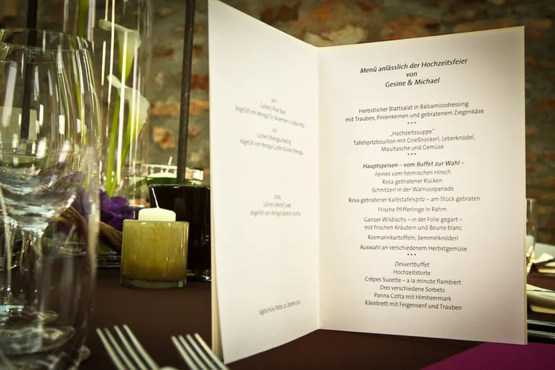 Hochzeit Wiesbaden Jagdschloss Platte – Brautstrauß im Schloss