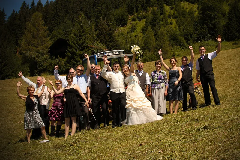 Hochzeit Kitzbühler Alpen – Brautpaar vor schroffen Gipfeln
