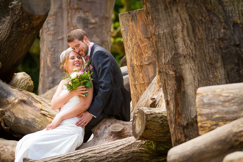 Hochzeit auf Schloss Freudenberg Wiesbaden – Sektempfang im Park