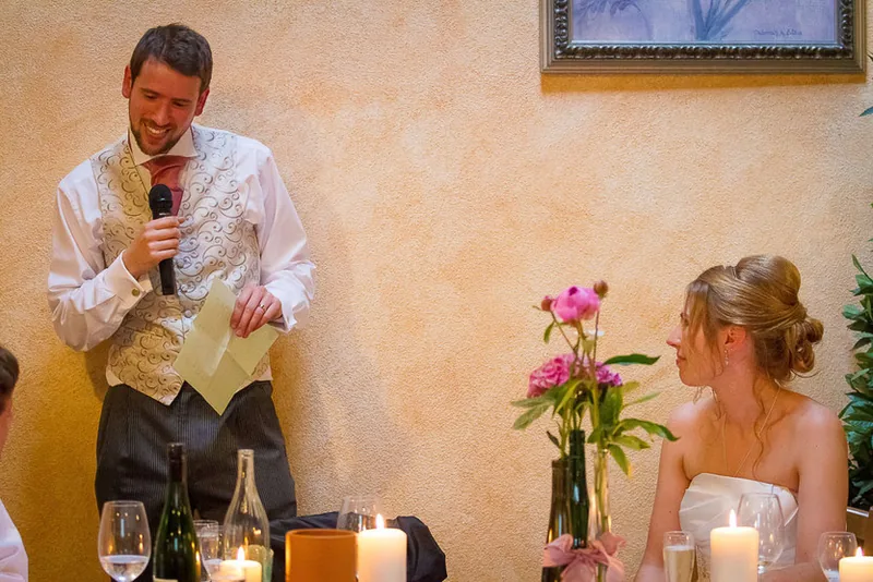 Hochzeit auf Schloss Freudenberg in Wiesbaden – Brautpaar im Schlosspark