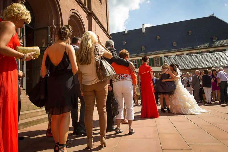 Hochzeit in Seligenstadt am Main – Paarshooting in der Altstadt