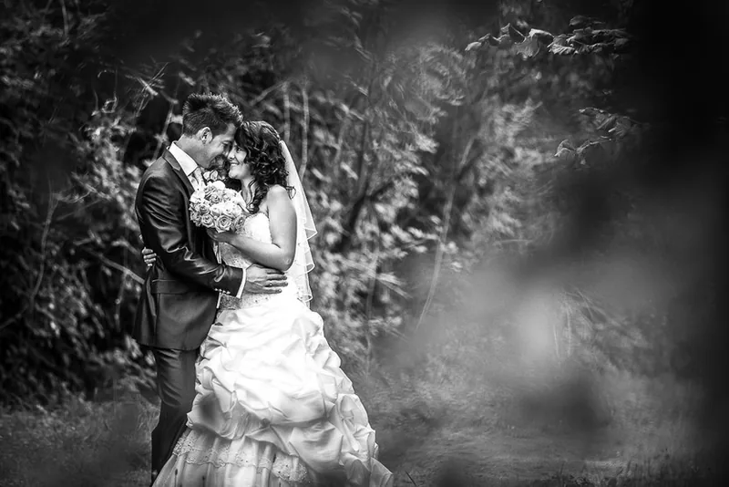 Hochzeitsfotograf in Seligenstadt – Brautpaar am Mainufer