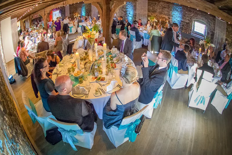 Hochzeit Basilika Seligenstadt – Brautpaar nach der Trauung