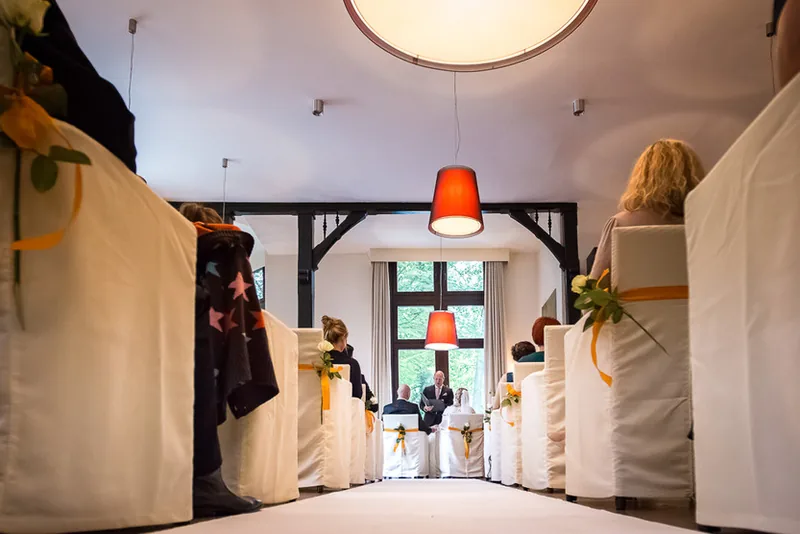 Wiesbaden Hochzeit Villa im Tal – Gäste applaudieren