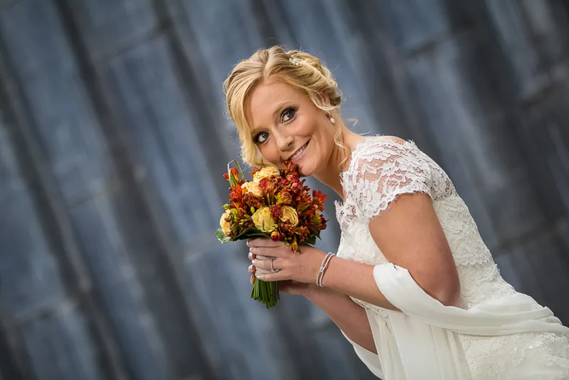 Hochzeit in der Villa im Tal in Wiesbaden – Brautpaar im Park